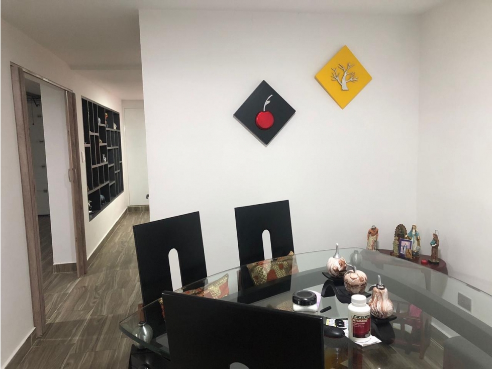 VENDO AMPLIA CASA REMODELADA SECTOR BELMONTE — foto 4