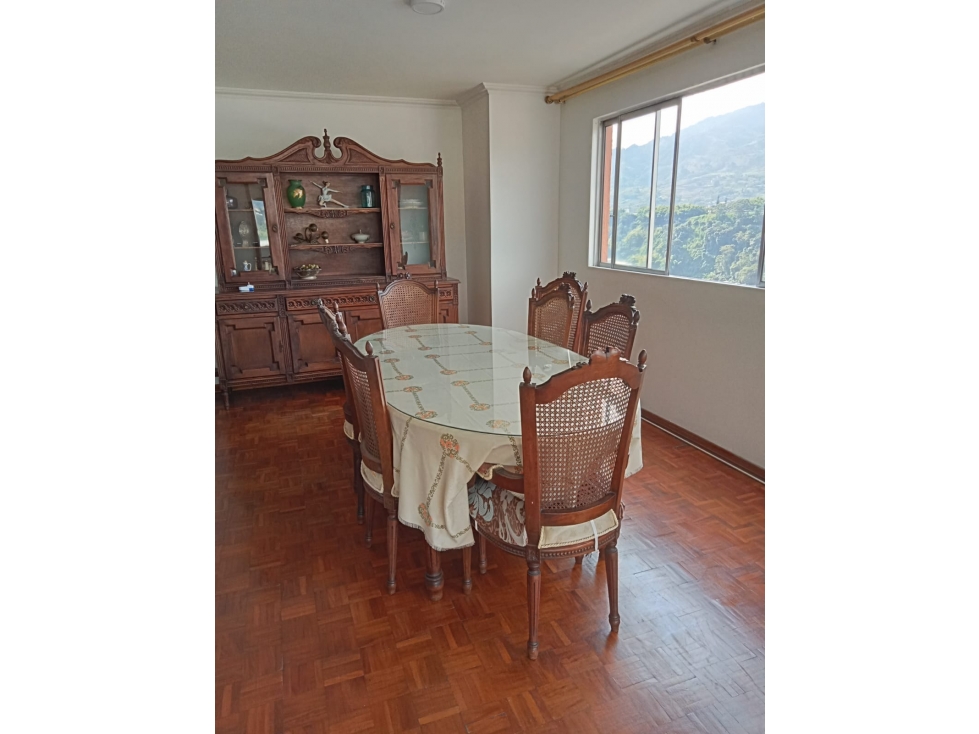 VENDO AMPLIO APARTAMENTO 2 PARQUEADEROS EN EL CENTRO DE PEREIRA — foto 2
