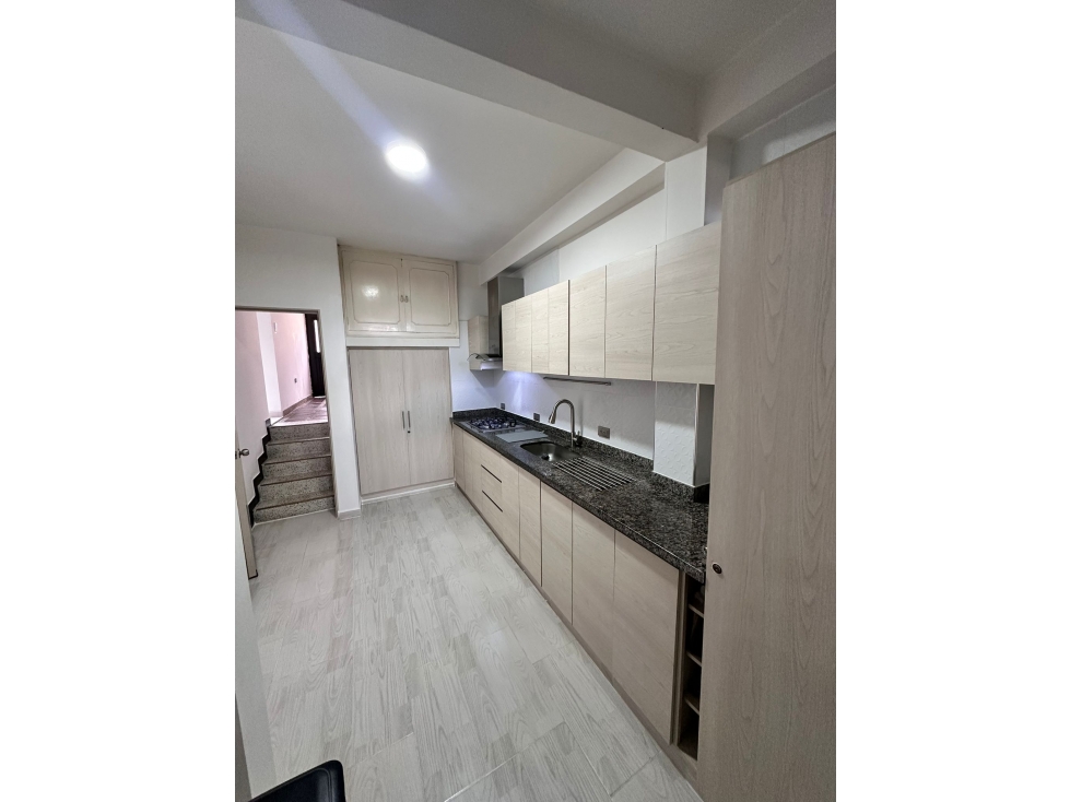 VENDO AMPLIA CASA PARA VIVIENDA O DESARROLLO DE USO COMERCIAL — foto 6