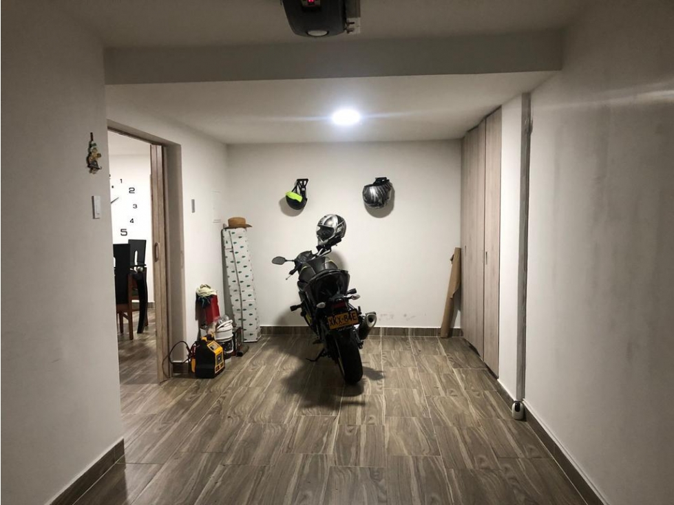 VENDO AMPLIA CASA REMODELADA SECTOR BELMONTE — foto 5