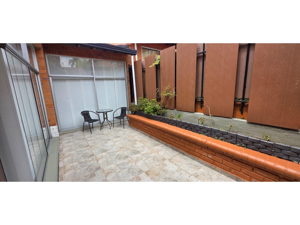VENDO AMPLIA CASA ESQUINERA REMODELADA AV SUR PEREIRA