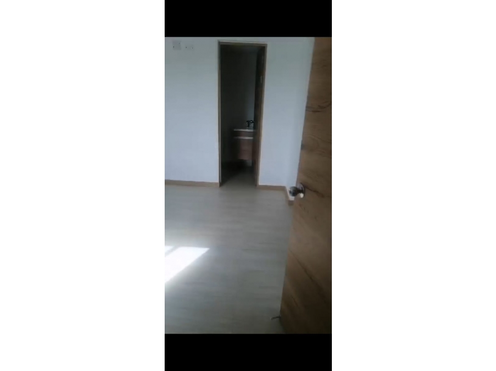 SE VENDE APARTAMENTO EN SECTOR DE LA AVENIDAD SUR — foto 4
