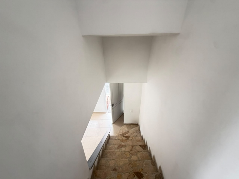 CASA EN VENTA BIEN UBICADA EN LA AV SUR — foto 4