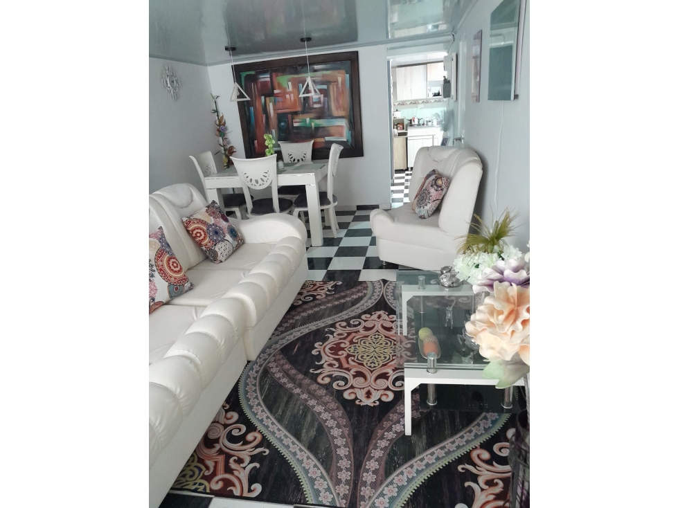 Vendo amplia casa en PH, segundo piso — foto 3