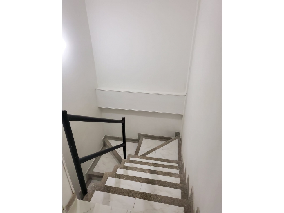 SE VENDE APARTAMENTO DOS PISOS EN EL CENTRO — foto 5