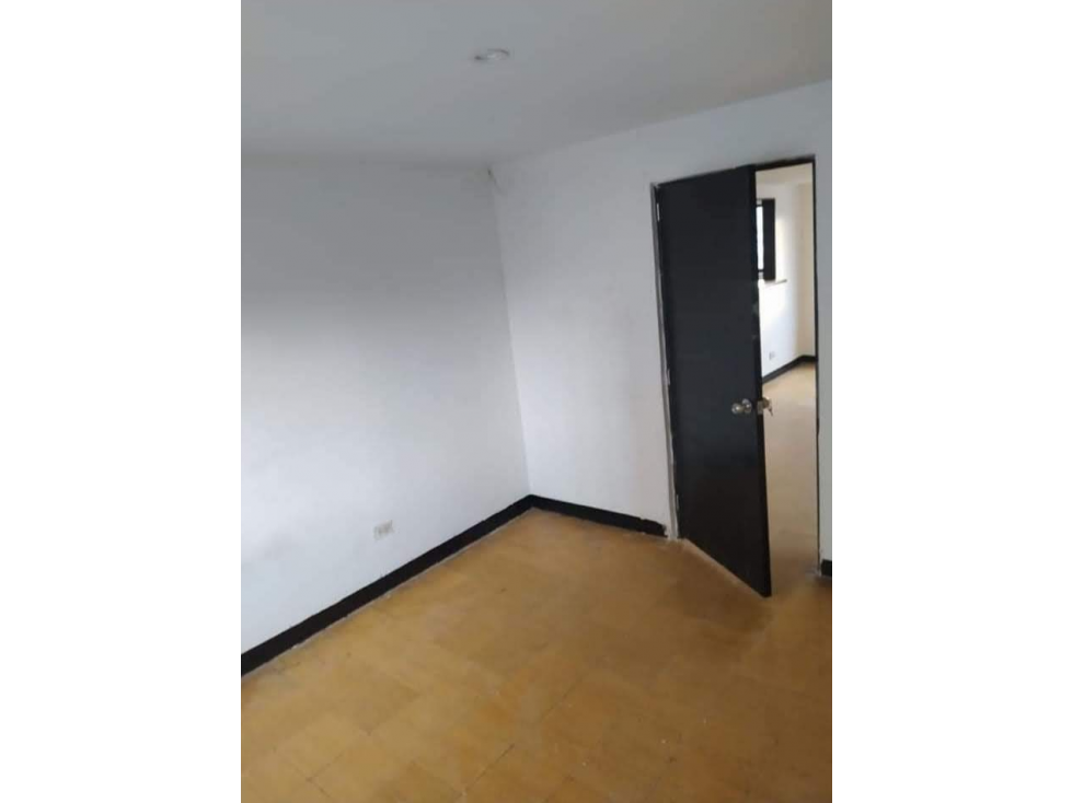 VENDO APARTAMENTO PISO 3 EN EDIFICIO BARRIO LOS NARANJOS — foto 4