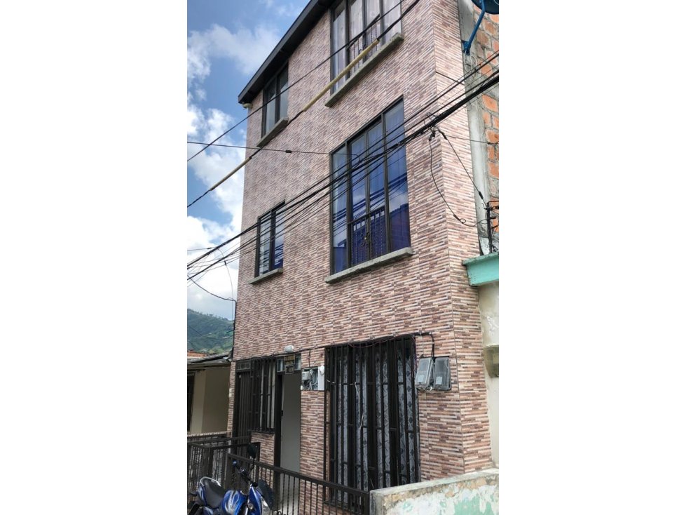 VENDO EDIFICIO CON RENTAS EN SANTA ISABEL DOSQUEBRADAS - 1