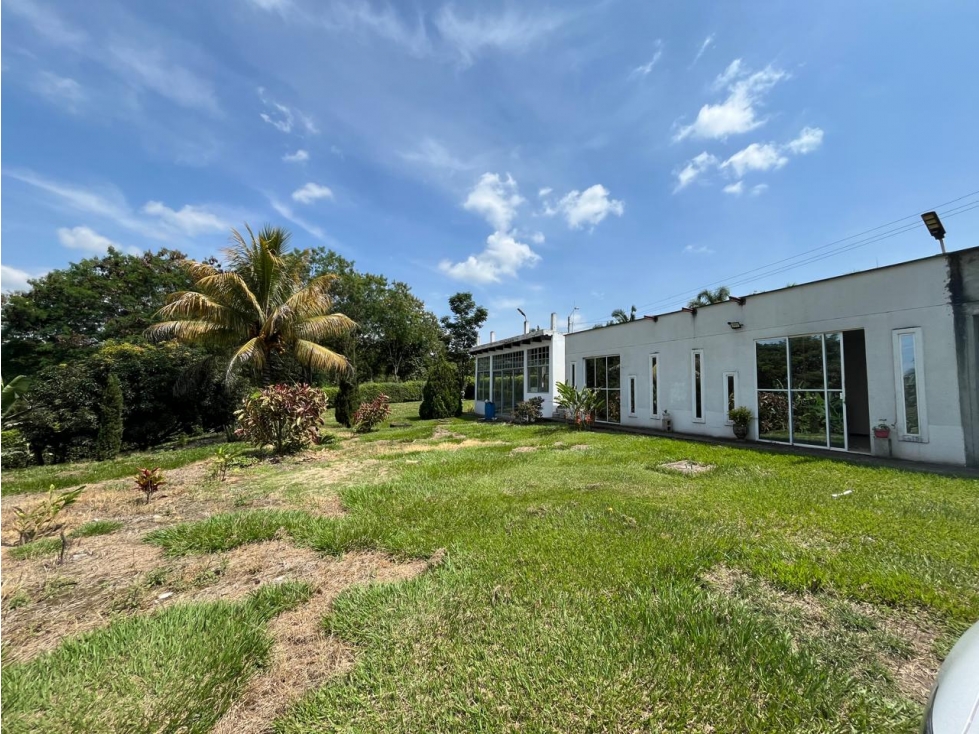 VENDO LOTE EN CERRITOS CON CONSTRUCCIÓN - 2