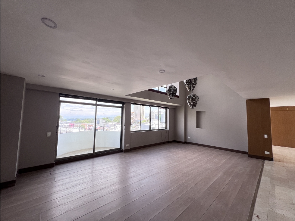 Se VENDE Penthouse en La Castellana — foto 2