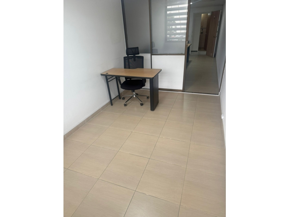 Oficina en arriendo Bogotá frente a Unicentro — foto 3