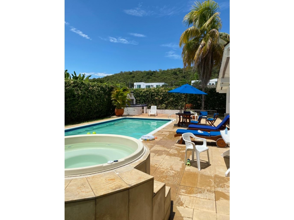 Casa en Venta Ricaurte Cundinamarca Condominio Versalles.