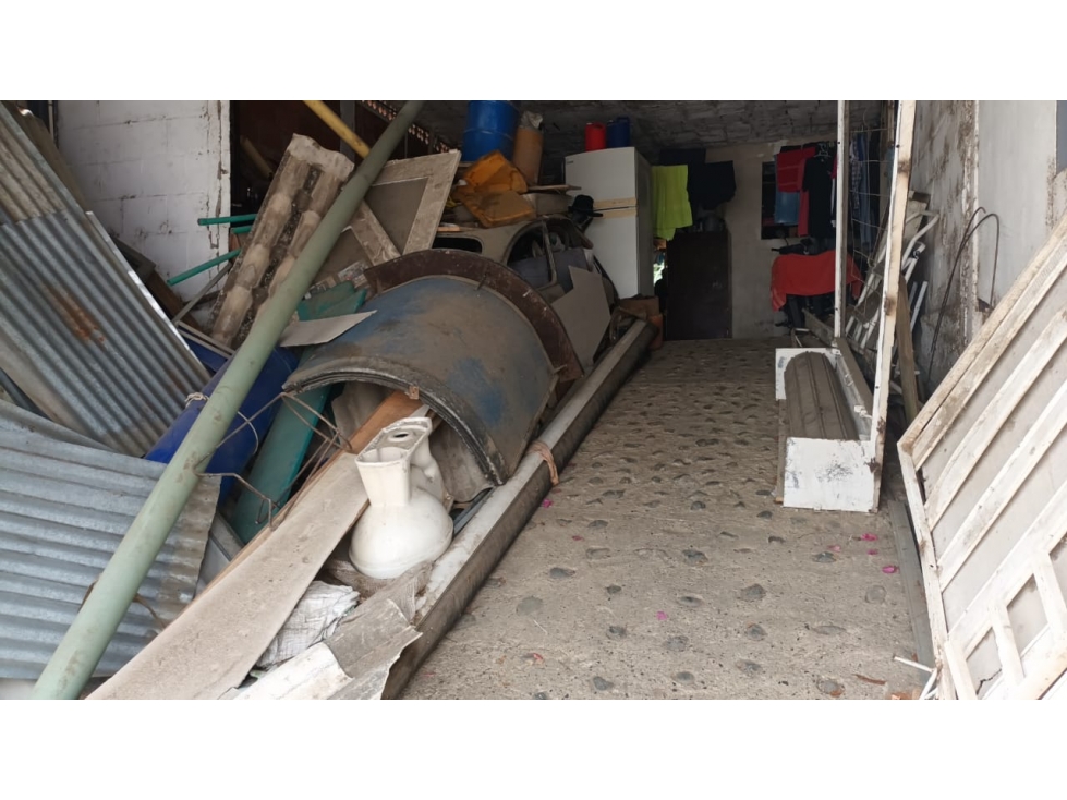 VENTA DE LOTE CON CUATRO APTOS Y BODEGA AGUACATAL - 5