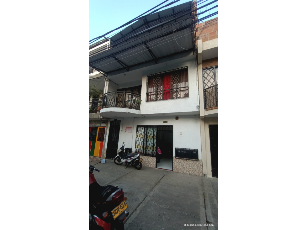 SE VENDE CASA DE TRES NIVELES ATANASIO GIRARDOT