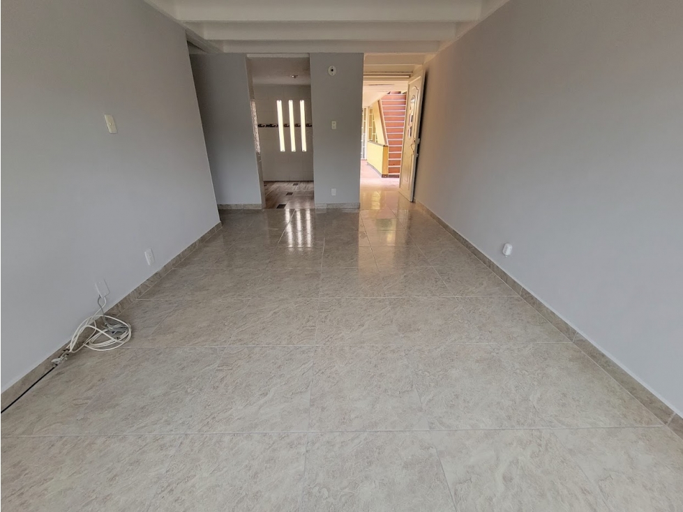 ALQUILER APTO 3 PISO SECTOR CHIMINANGOS — foto 2