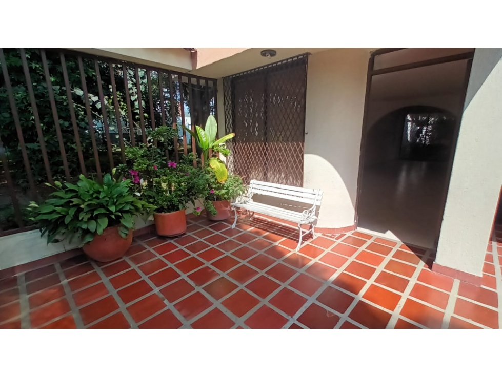 VENTA CASA ESQUINERA EN LIMONAR CALI