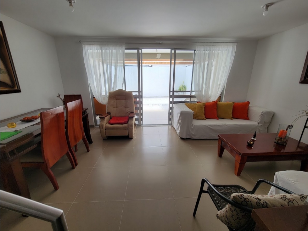 VENTA DE CASA DE 2 NIVELES CIUDAD COUNTRY — foto 2