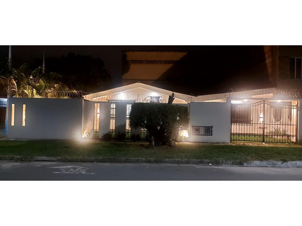 Venta casa esquinera bifamiliar al norte de la ciudad