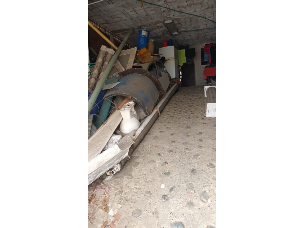 VENTA DE LOTE CON CUATRO APTOS Y BODEGA AGUACATAL - 6