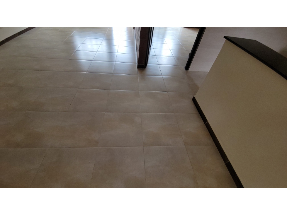 SE ALQUILA APARTAMENTO SECTOR EL TRONCAL — foto 2