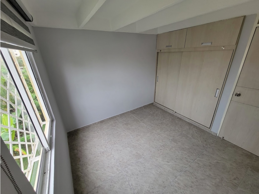 ALQUILER APTO 3 PISO SECTOR CHIMINANGOS — foto 3