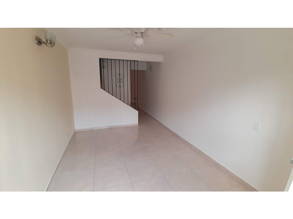 Alquiler casa 3 niveles sector Limonar - 3