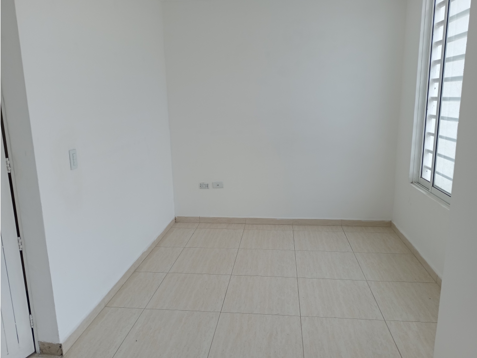 SE ALQUILA APARTAMENTO SEGUNDO PISO SECTOR ALFAGUARA - 3