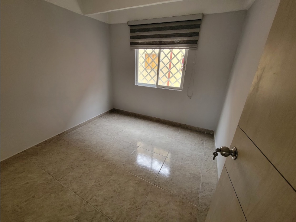 ALQUILER APTO 3 PISO SECTOR CHIMINANGOS — foto 5