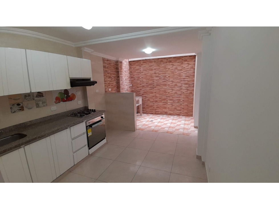 Alquiler casa 3 niveles sector Limonar - 1