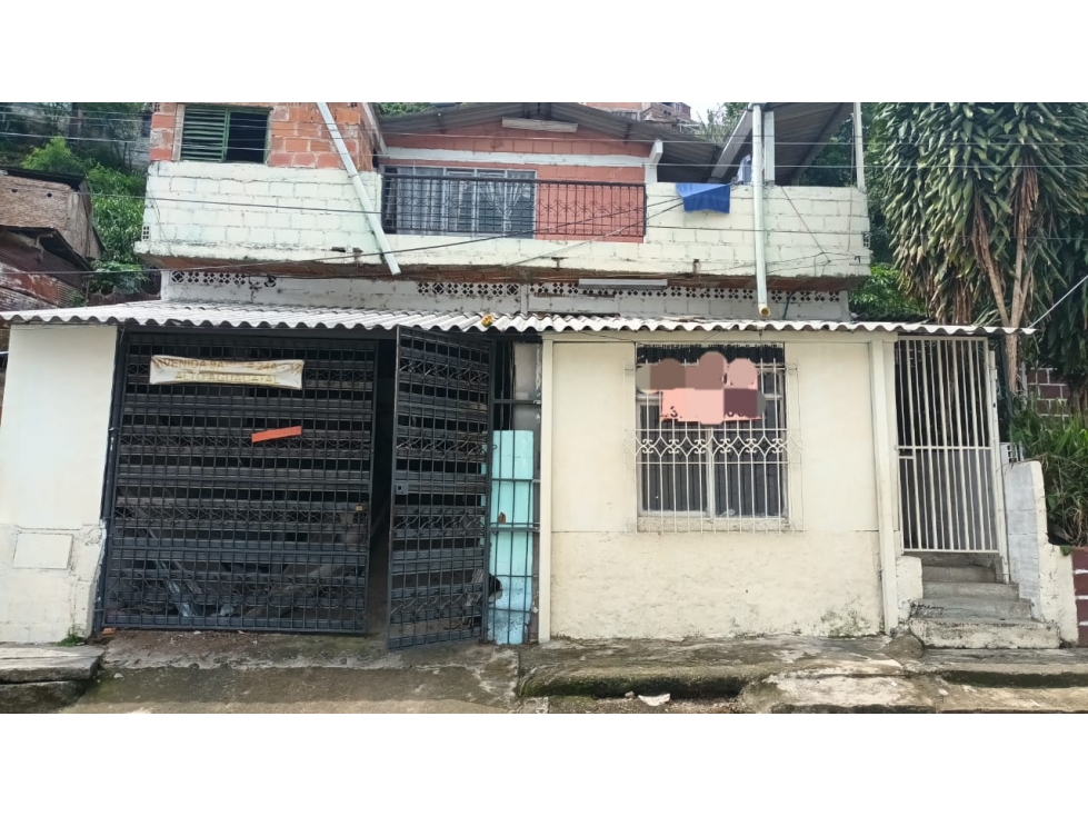 VENTA DE LOTE CON CUATRO APTOS Y BODEGA AGUACATAL - 4