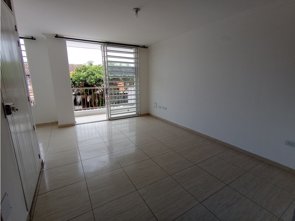 SE ALQUILA APARTAMENTO SEGUNDO PISO SECTOR ALFAGUARA - 2