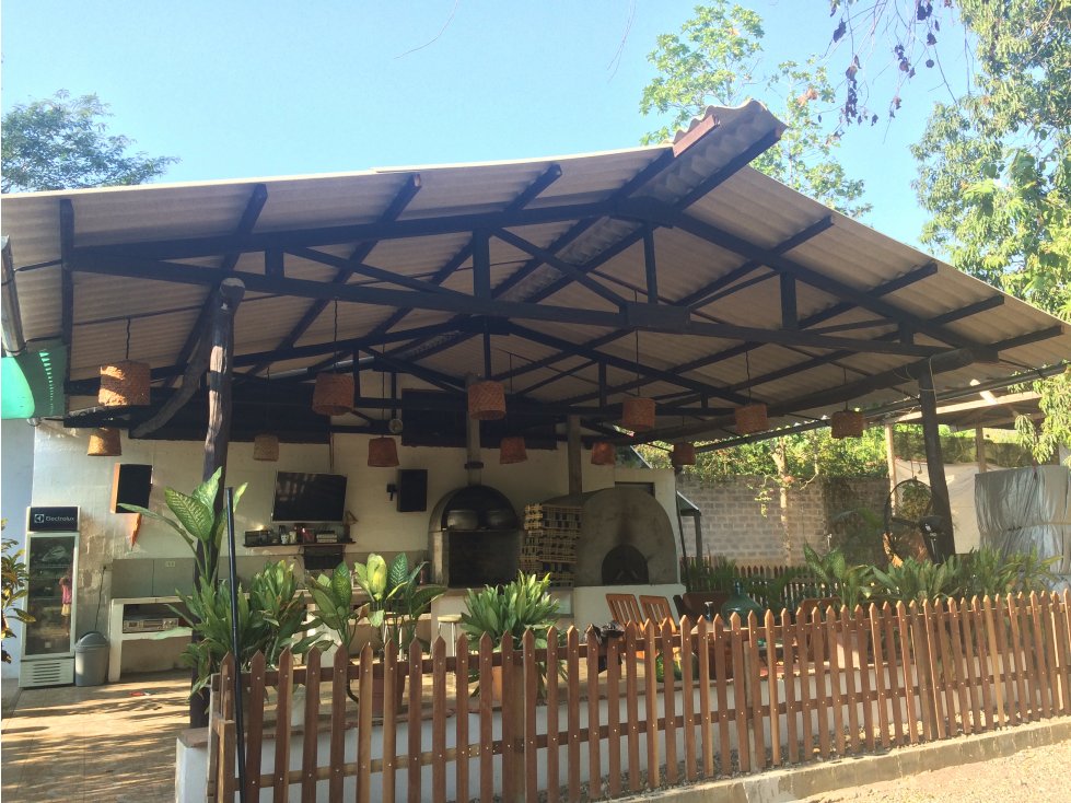 Venta de Excelente Terreno y Casa - 4