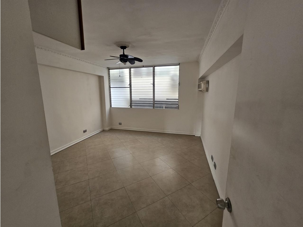APARTAMENTO EN VENTA EN PH BEGOMAR, 3 REC — foto 5