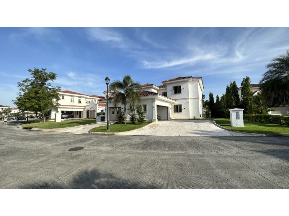 CASA EN VENTA EN SANTA MARIA, 5 REC
