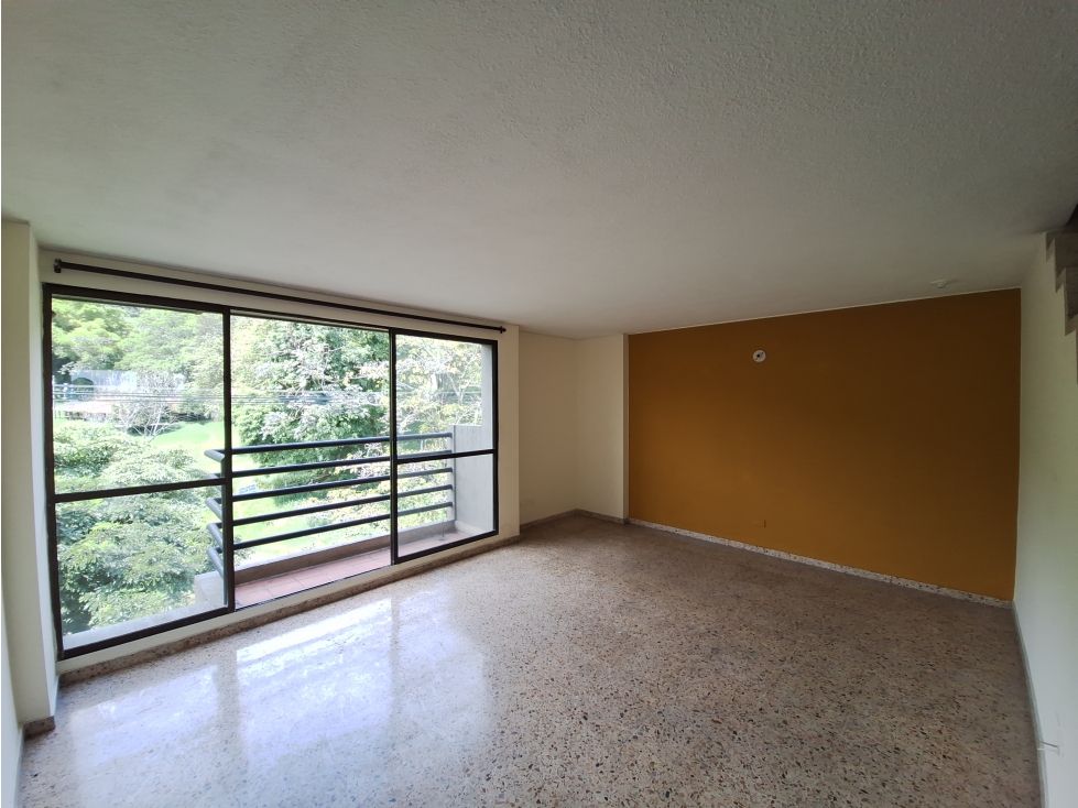VENTA APARTAMENTO DUPLEX B/ LAS CASCADAS - 4TO PISO S/A