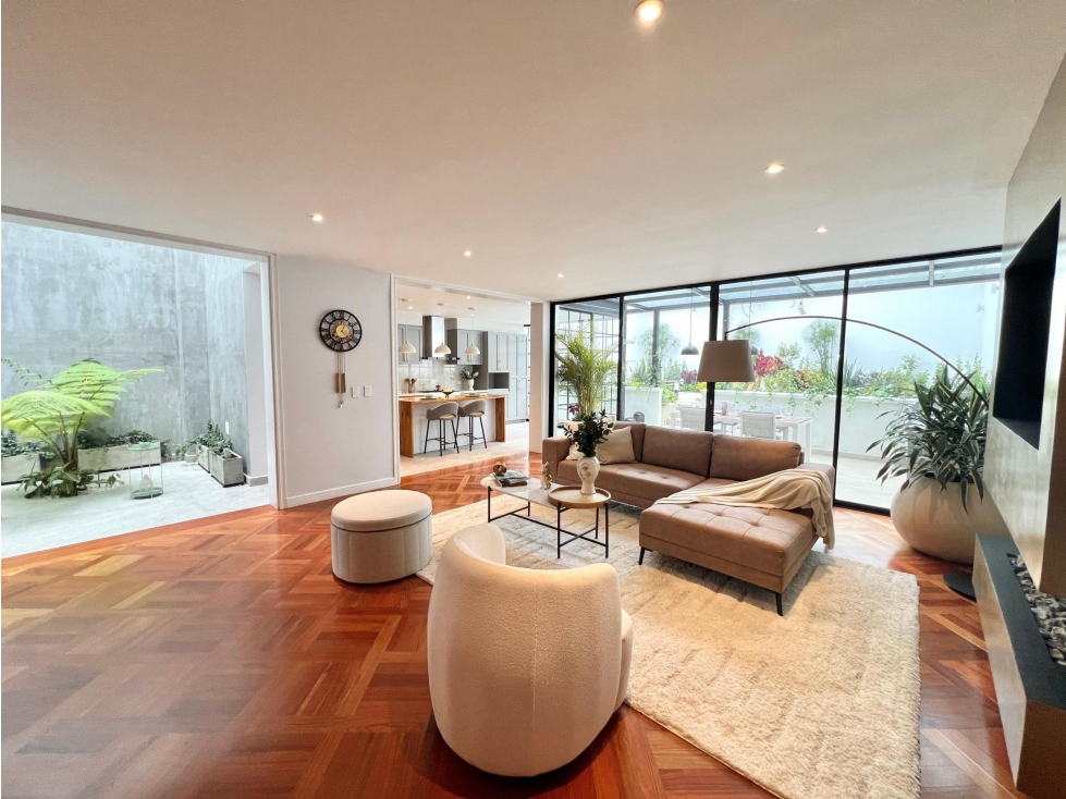 Casa remodelada para la venta en Santa Barbara Alta, Bogotá — foto 2