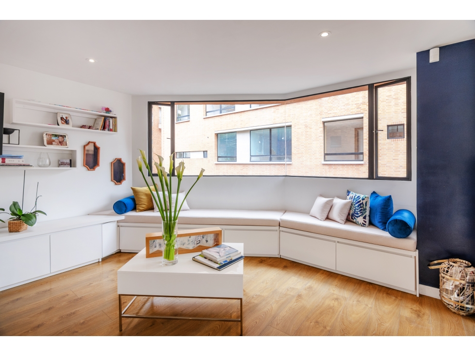 Apartamento remodelado para venta en El Refugio, Bogotá