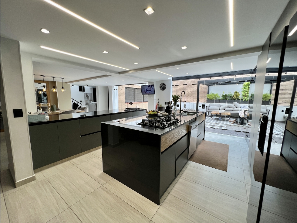 Casa completamente remodelada en el Poblado — foto 2