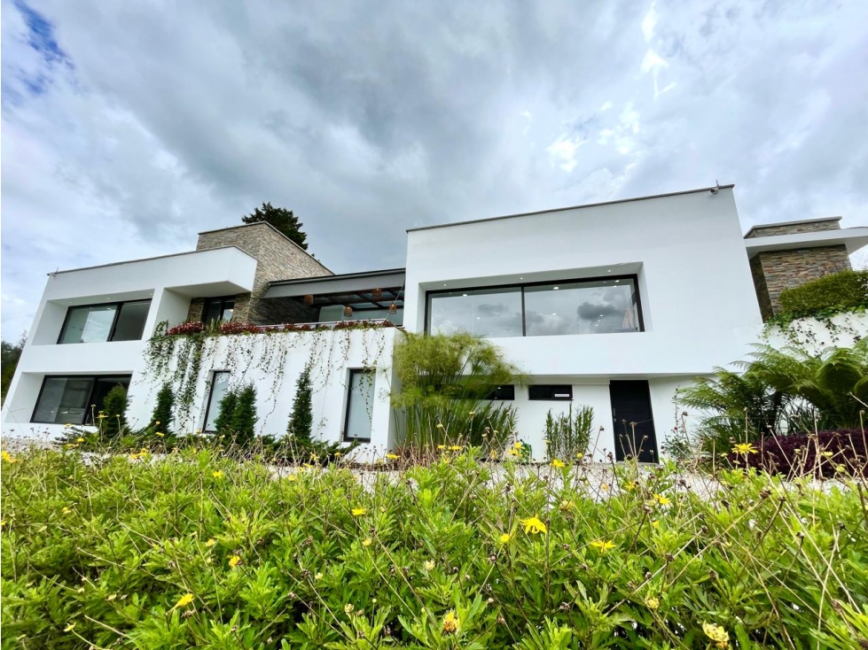 Espectacular casa con energia solar en el Retiro! - 1