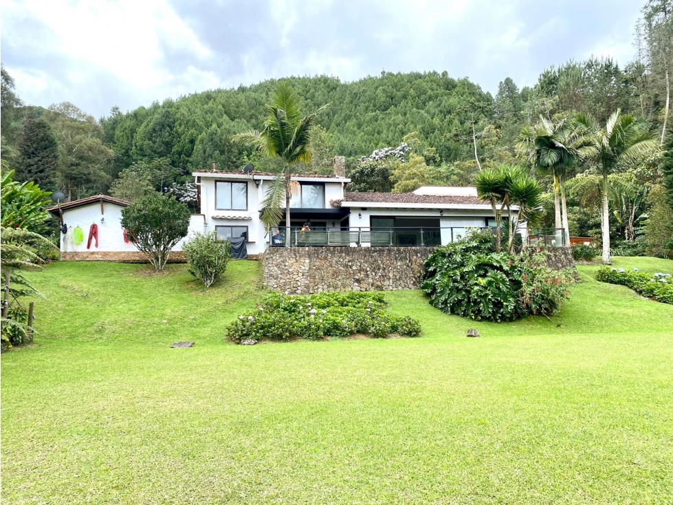 Venta espectacular casa finca en el retiro