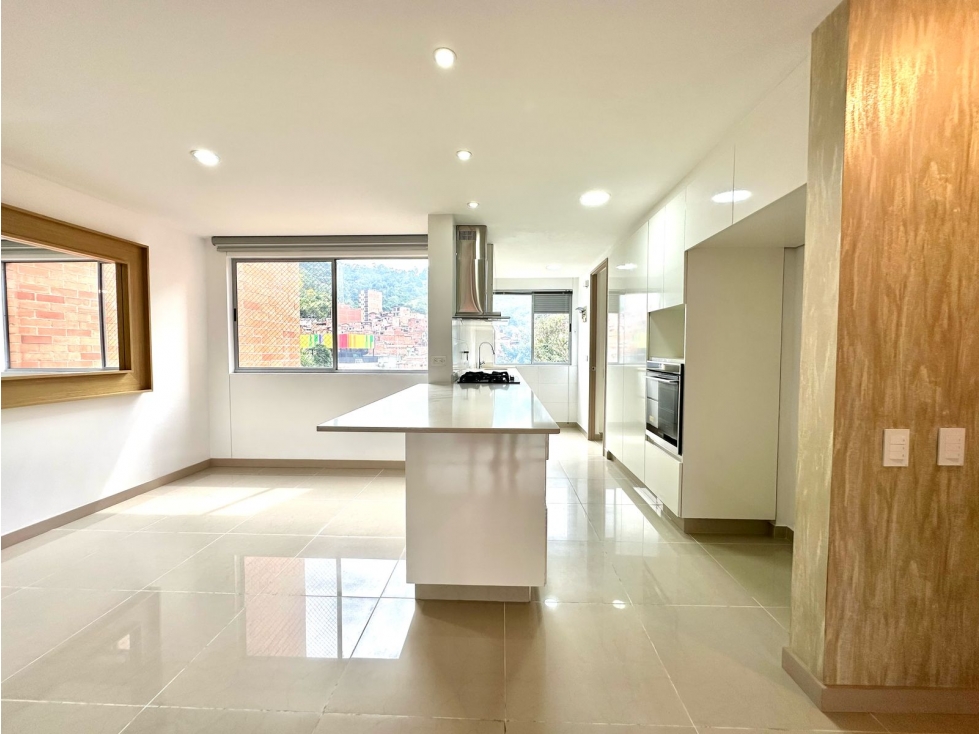 Hermoso apartamento ubicado en la parte baja de la loma de San José