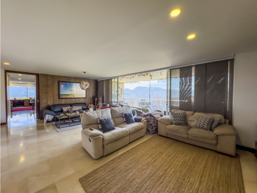 Apartamento de gran formato cerca al El Tesoro