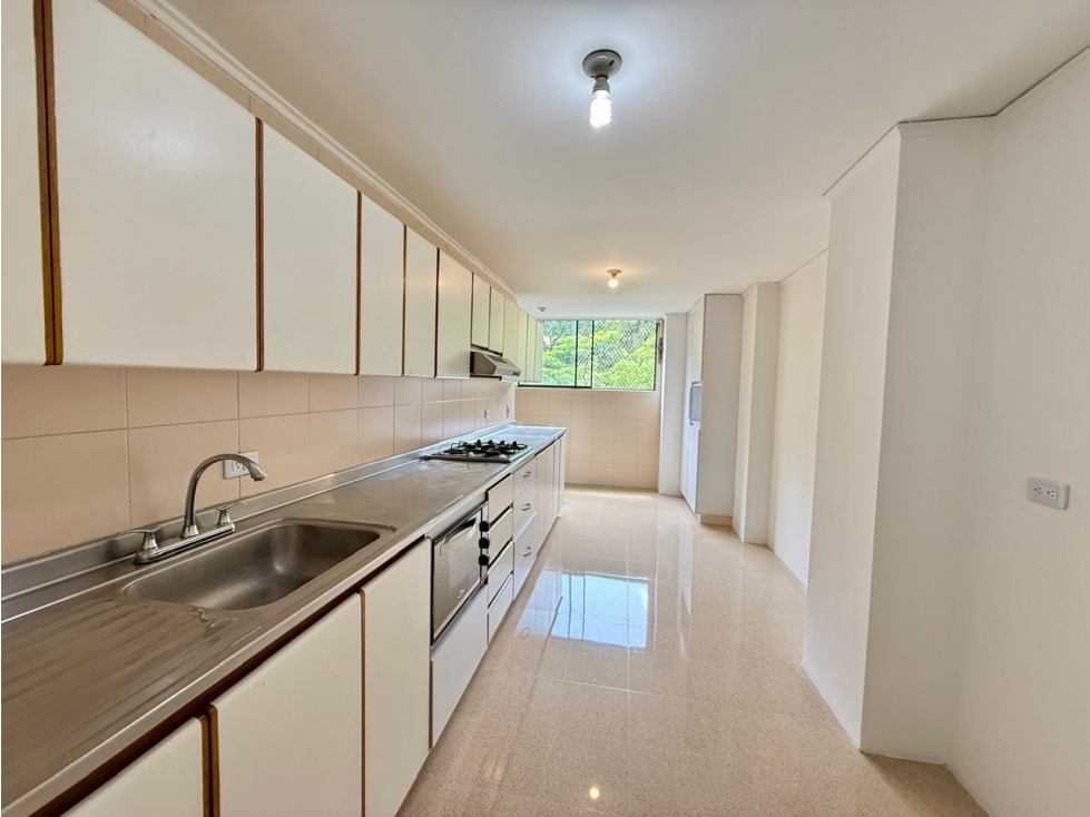 Buen precio, área y ubicación! Este apartamento lo tiene todo!