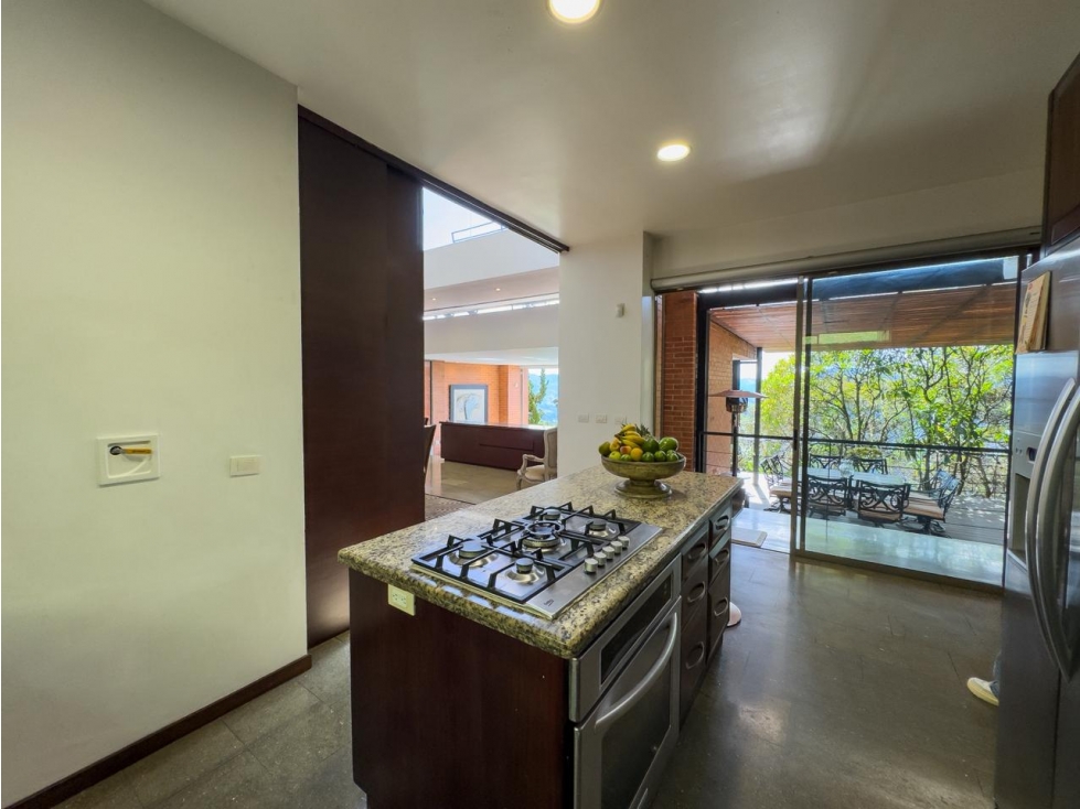 HERMOSA CASA EN EL ALTO DE LAS PALMAS — foto 4