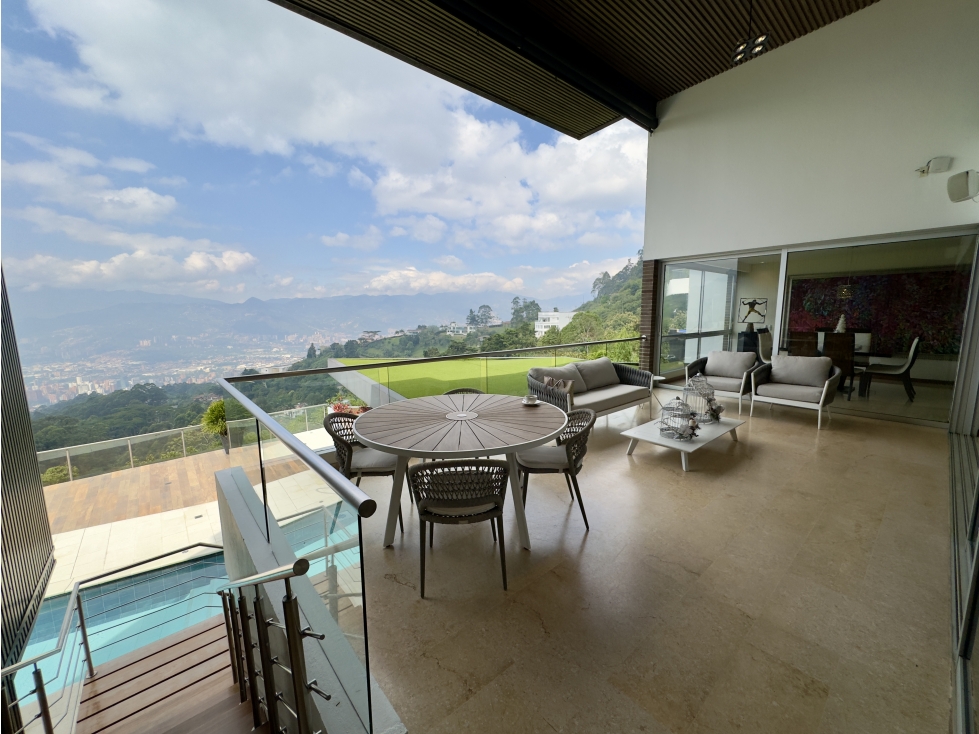 Lujosa casa con piscina con increible vista a la ciudad. — foto 5