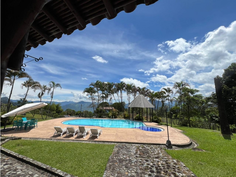 FINCA EN VENECIA IDEAL PARA CABALLISTAS, CON 18 CABALLERIZAS Y TORNO — foto 2