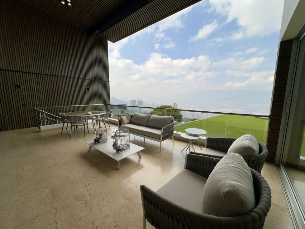Lujosa casa con piscina con increible vista a la ciudad. — foto 4