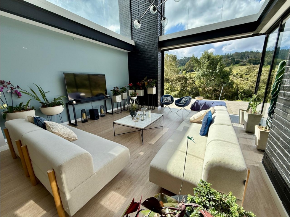 ESPECTACULAR CASA DE LUJO EN ARRIENDO EN EL ALTO DE LAS PALMAS - 2