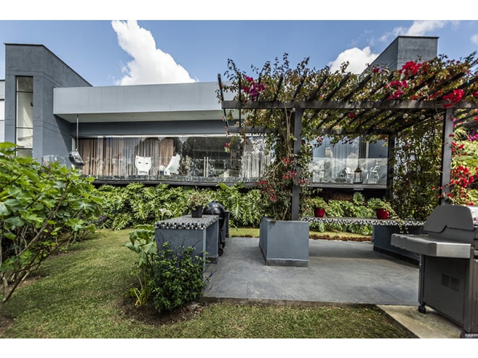 Excepcional Finca en El Retiro - Un Paraíso de Elegancia y Comodidad — foto 4