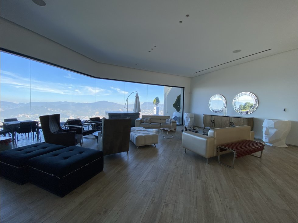 CASA LUXURY CON IMPRESIONANTE VISTA A MEDELLÍN!!! — foto 6