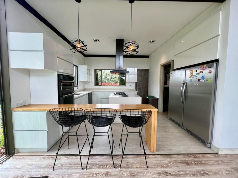 ¡Una impresionante casa en Roble Alto! — foto 6